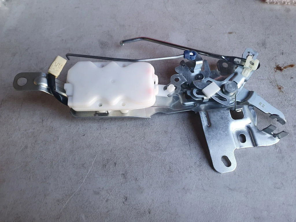Tailgate Central Latch Door Remote Control for Toyota HiAce (2005–2019)