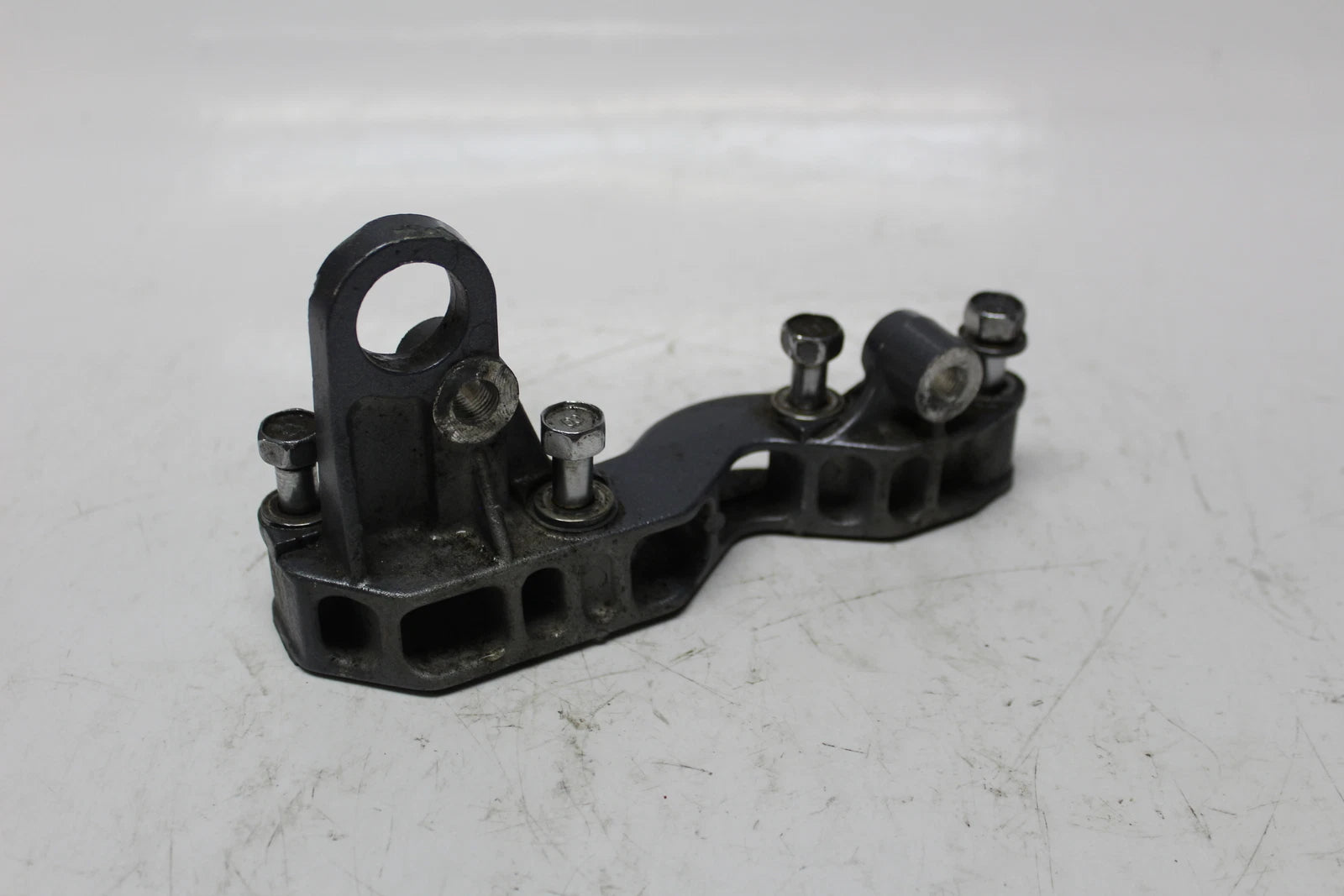 Exhaust Pipe Bracket for Yamaha Venture Raider 1100 (1999–2000)
