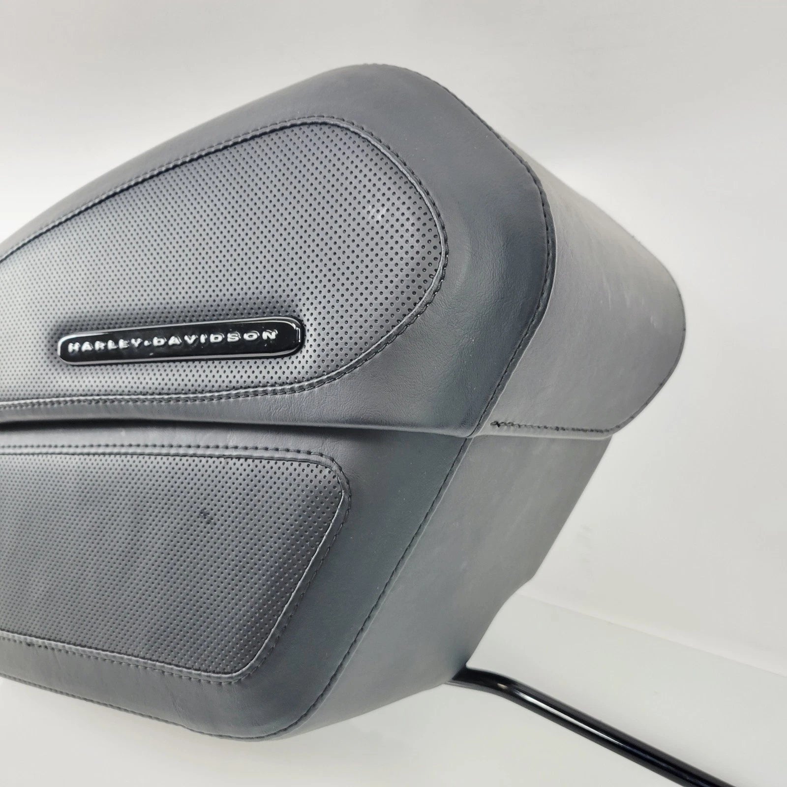 OEM Detachable Locking Saddlebag for Harley-Davidson Fatboy Breakout (2018–2025)