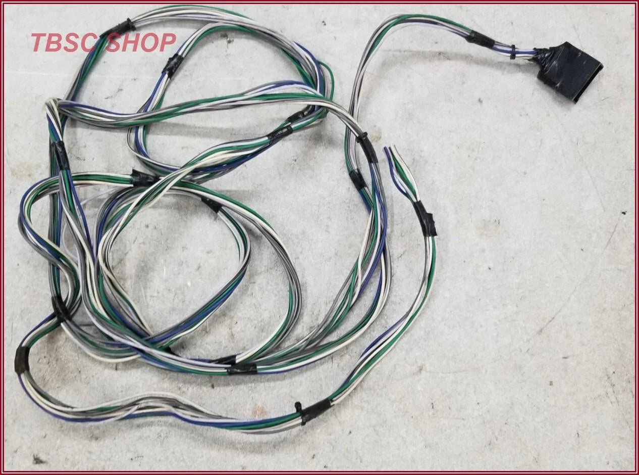 Premium Sound Amp Bypass Adapter for Ford Thunderbird Cougar (1989–1998)