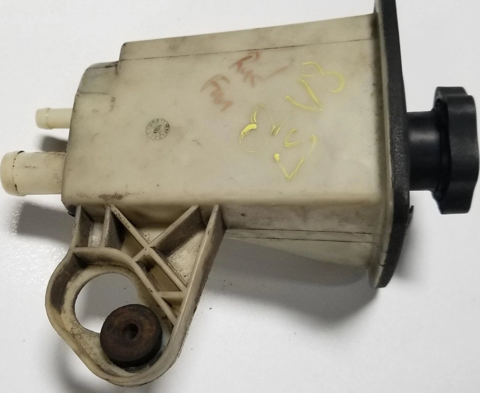 Hydraulic Fan Pump Reservoir for Lincoln LS V6 V8 (2000–2002)
