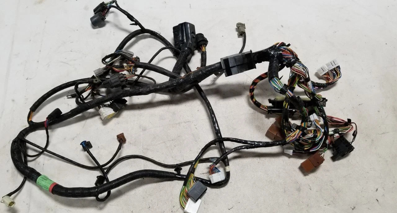 Engine Management PCM Harness for Jaguar XJ8L XJ8 VDP (2001) LNG3350EB