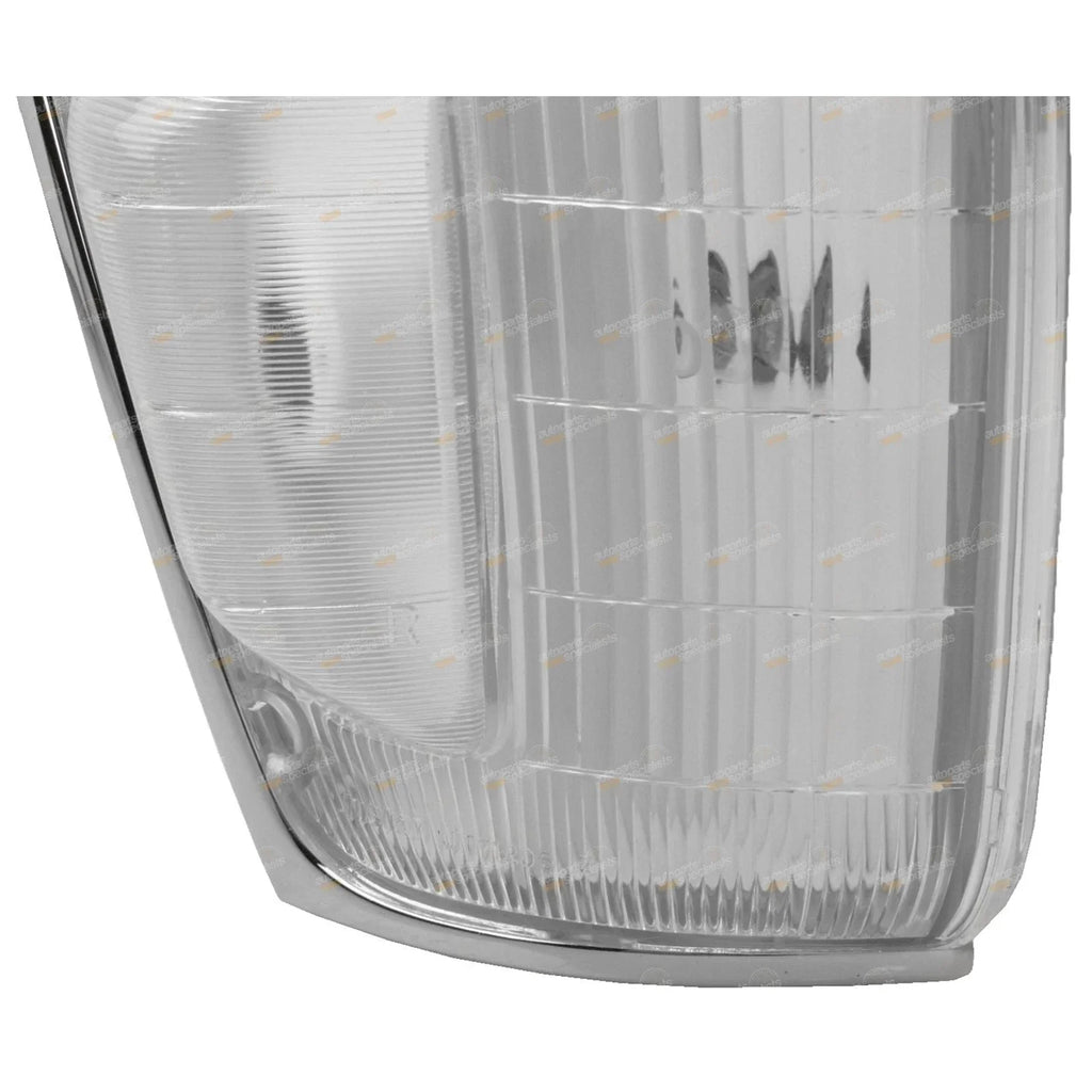 RH Corner Indicator Light w/Clear Hump for Toyota Hilux 4WD (1994–1997)