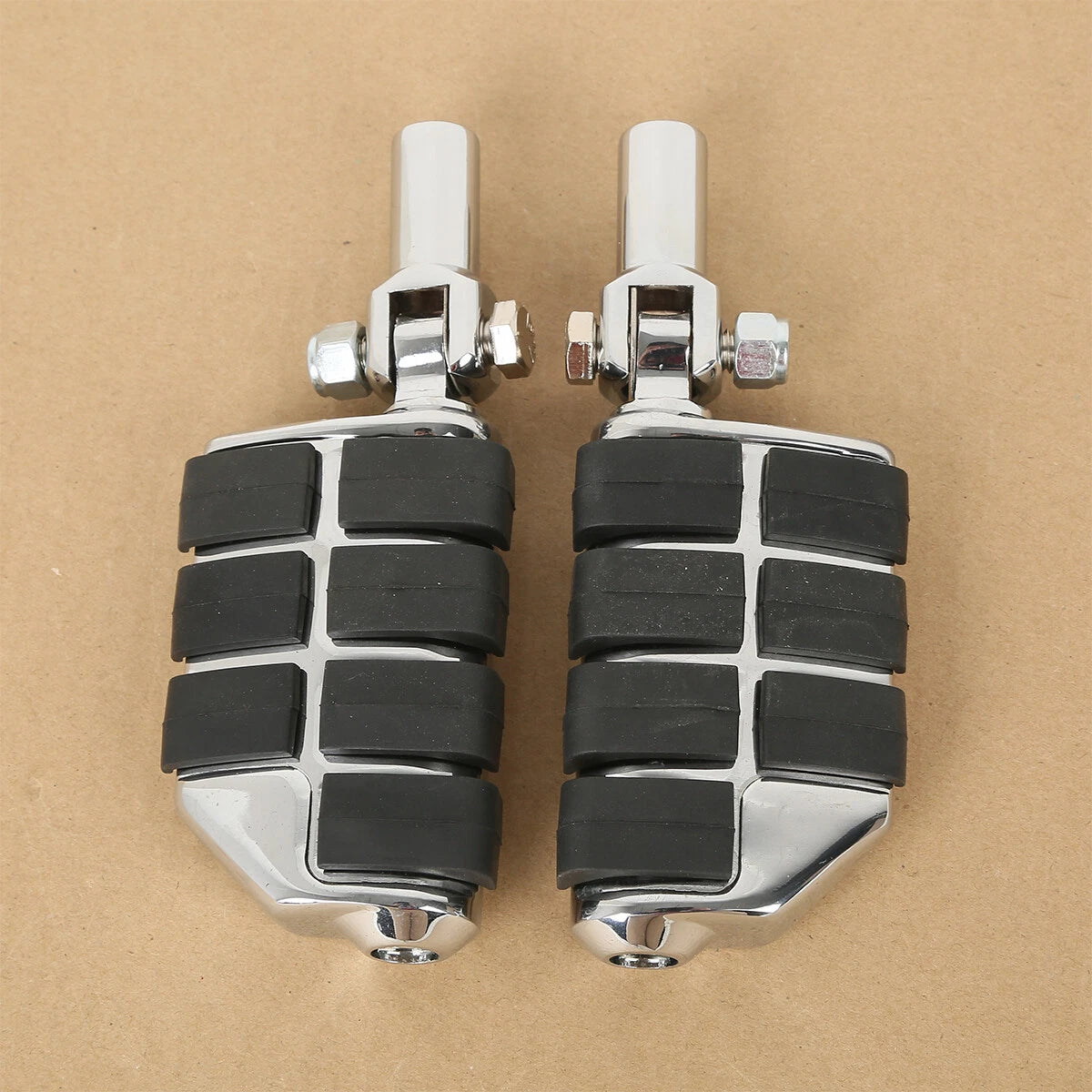 Chrome Lion Paw Foot Pegs Mount Kit for Harley Softail Fatboy (2000–2006)