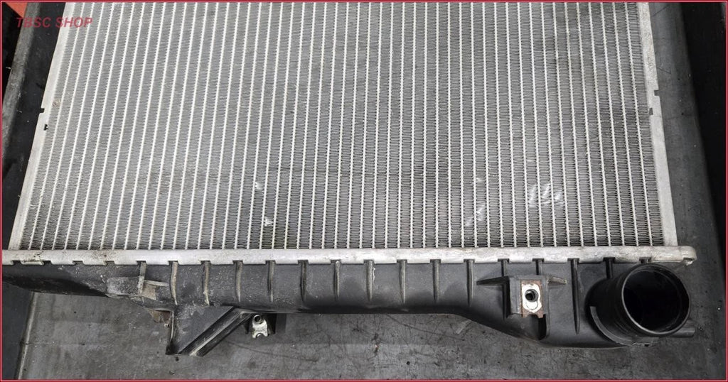 Radiator for Jaguar X350 XJ8 S-Type XF (2004–2010)