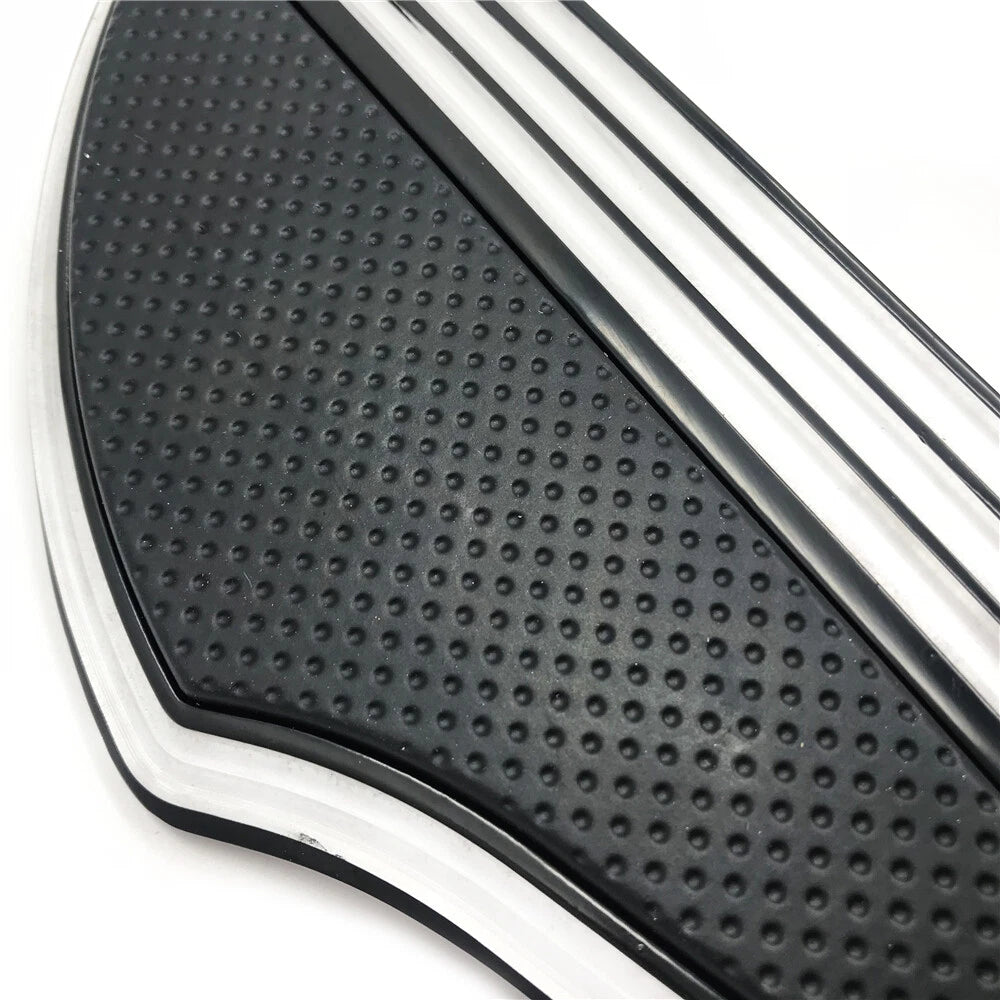 Defiance Footboard Footpeg Set for Harley Dyna (2012–2016) Softail (2000–2017)