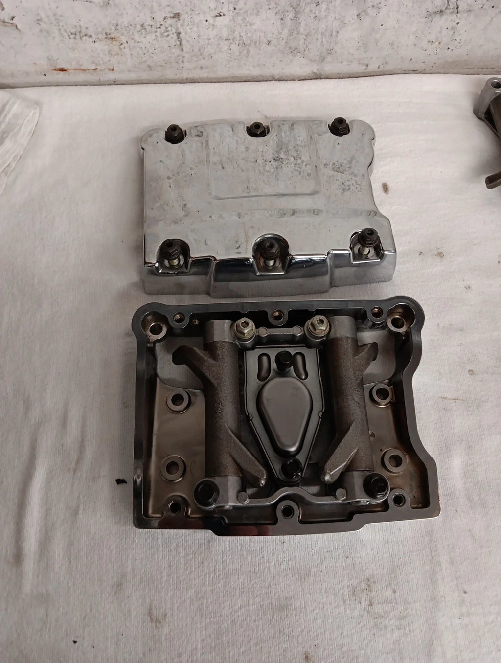 Front Rocker Box for Harley-Davidson Road Glide (2009) #17642-99A, 17571-99
