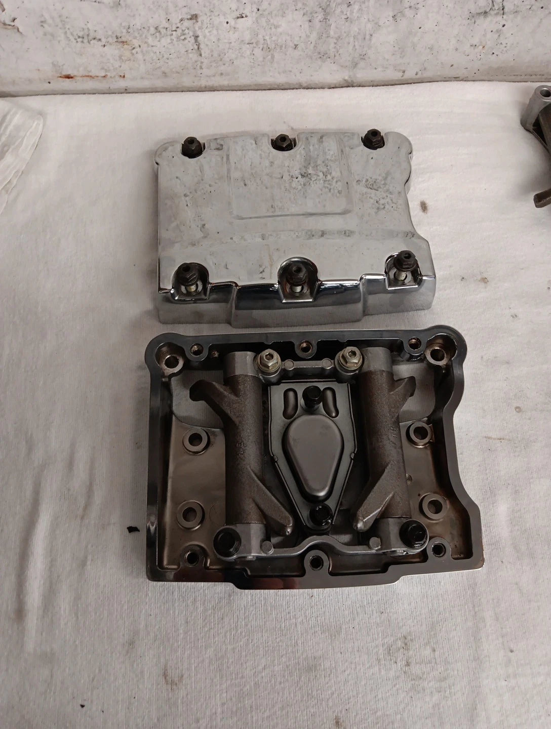 Front Rocker Box for Harley-Davidson Road Glide (2009) #17642-99A, 17571-99