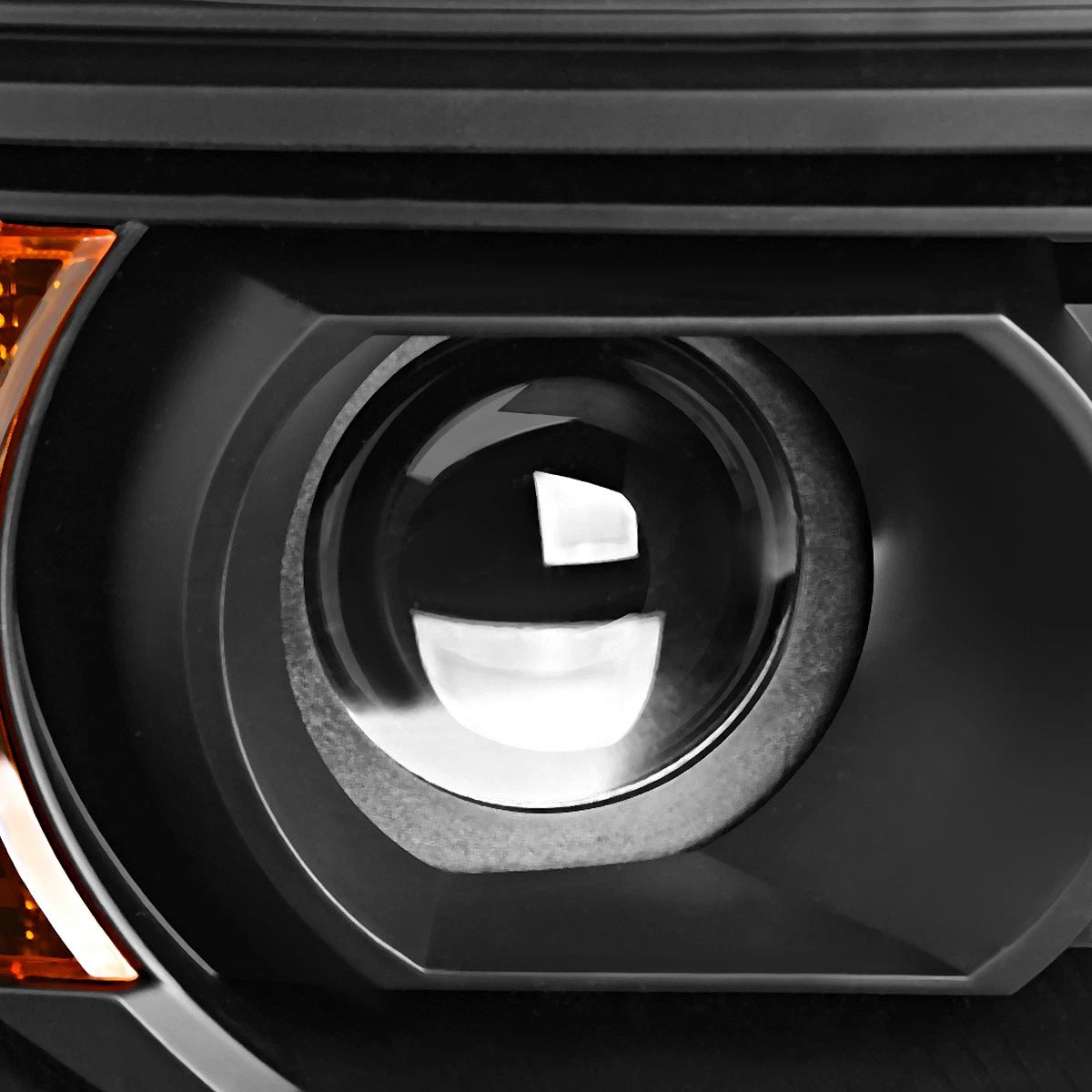 Pair of Black/Amber Signal Projector Headlights for Sierra 1500 (2014–2018)