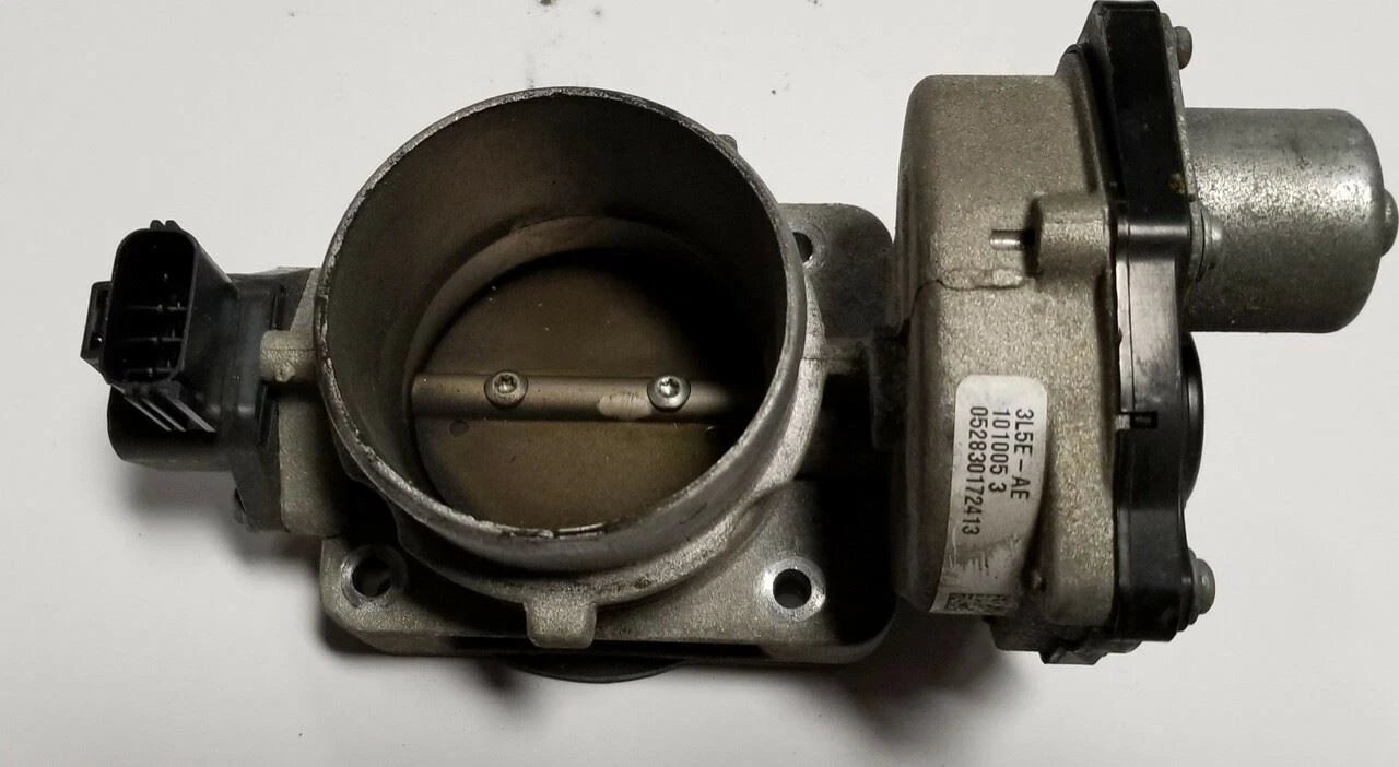 Throttle Body Assembly for Lincoln Town Car (2005–2011) 3L5E-AE