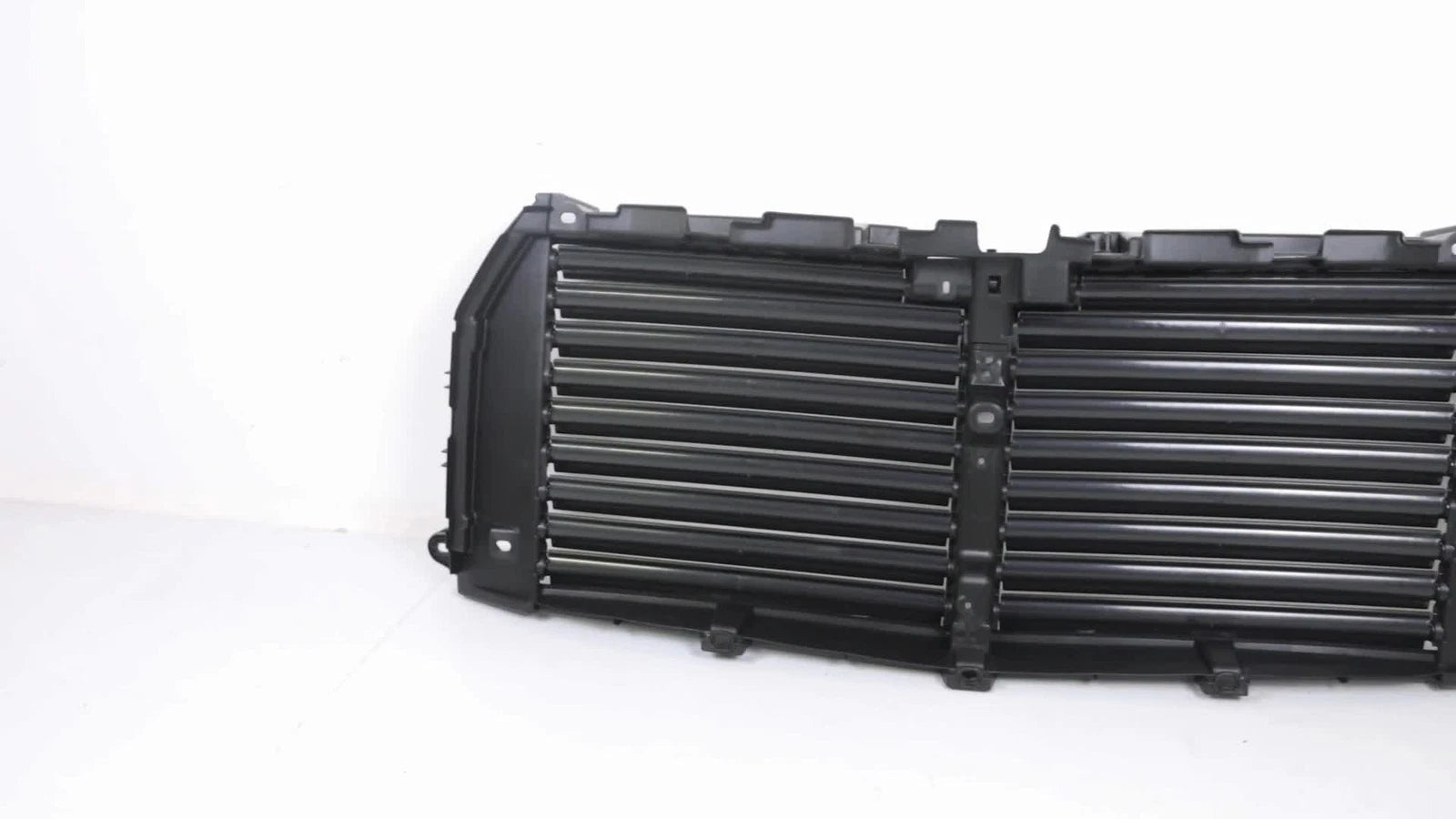 Upper Radiator Grille Air Shutter Assembly for Ford F-150 (2015-2017)