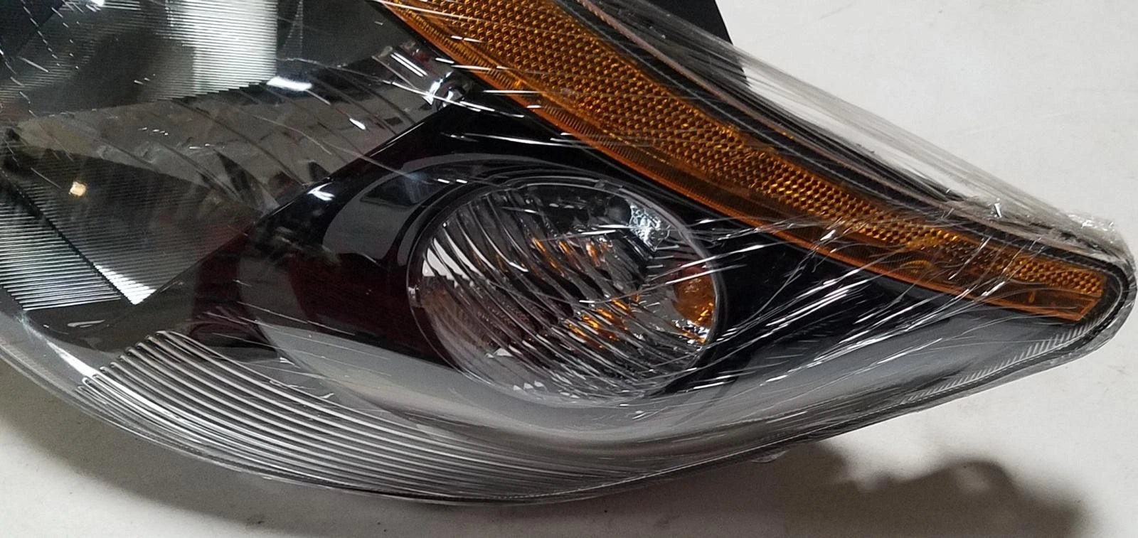 Headlight Assembly for TYC 20-6809-90 (Right Passenger Side)
