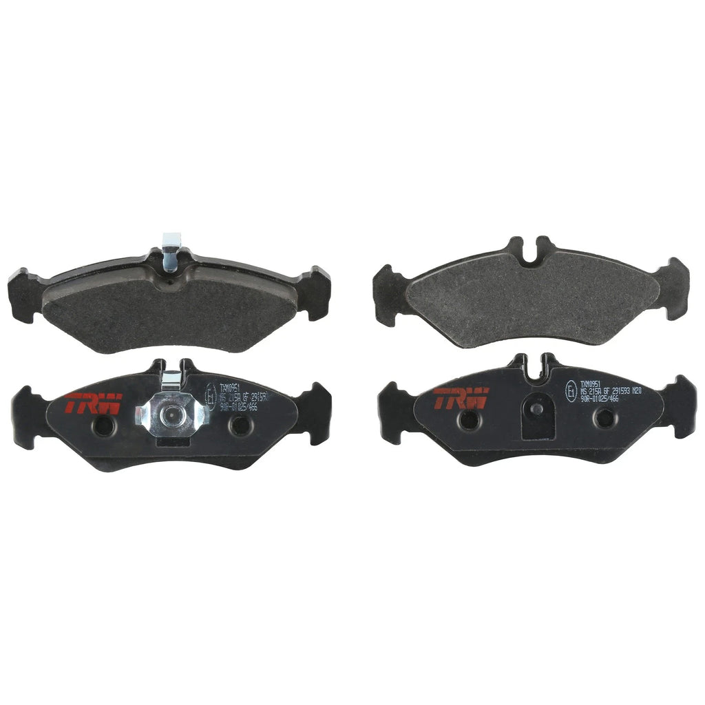Set of 4 Disc Brake Pads for Freightliner Sprinter 2500 (2002–2005)