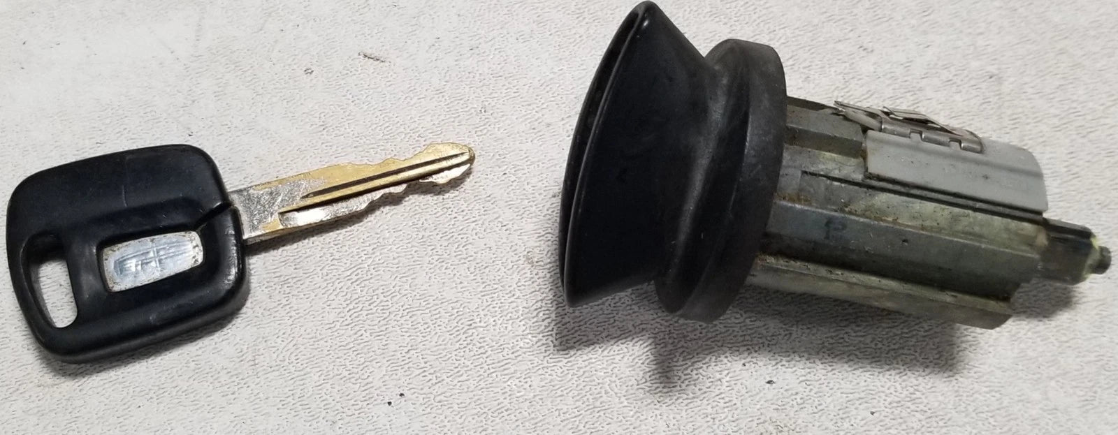Key Tumbler with Key for Lincoln Continental (1998–2002)