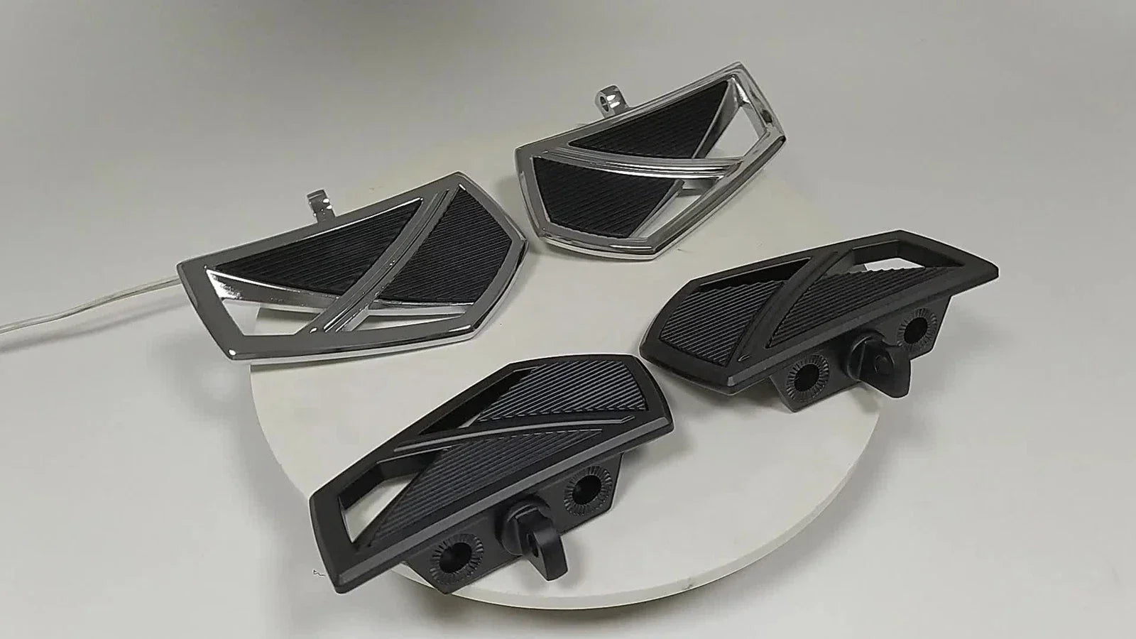 Chrome Foot Peg Set  Footpegs for Harley Softail Standard (2018-2023)