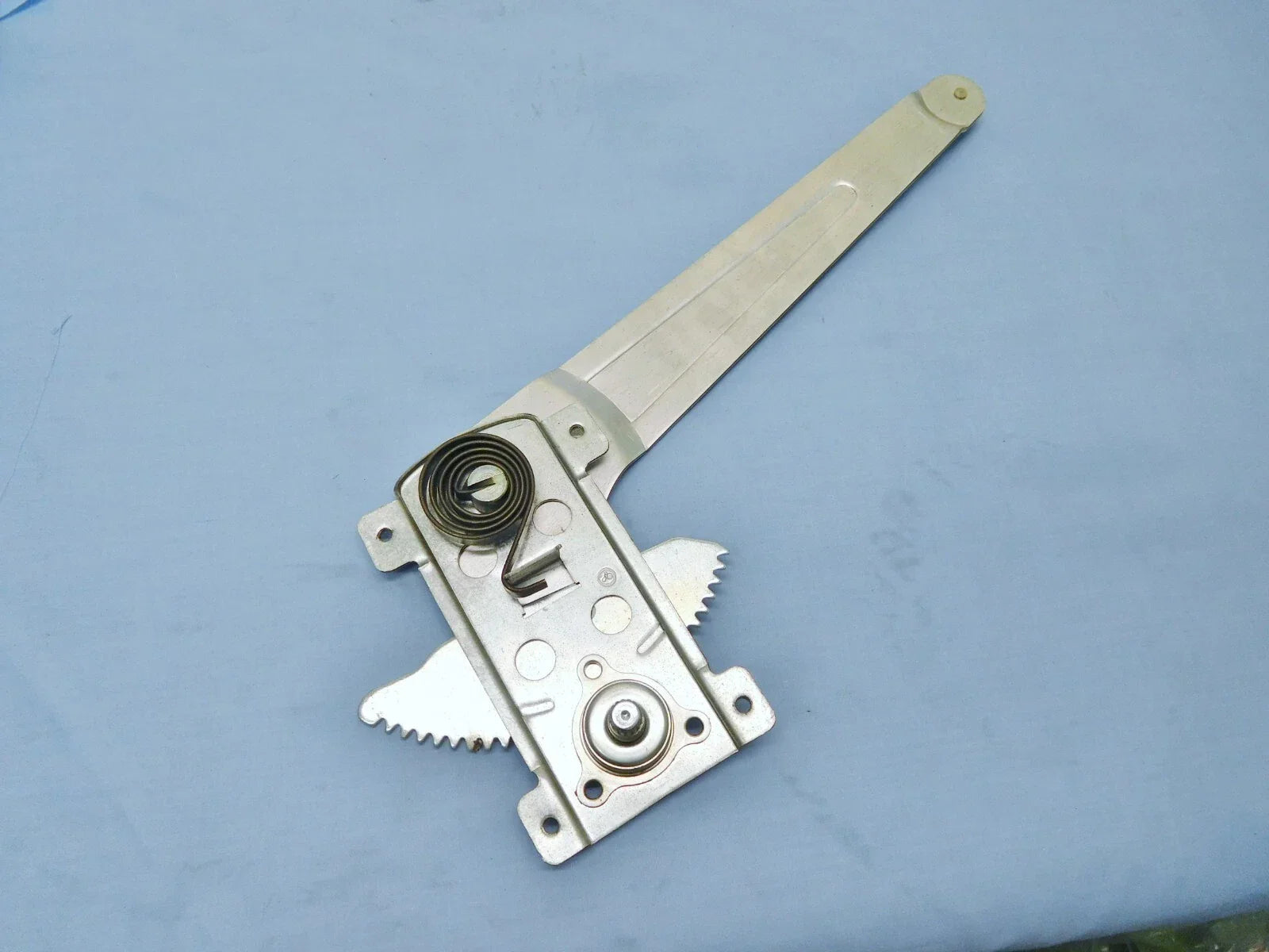 LH Front Door Window Regulator for Land Cruiser FJ45 (1979-1984)