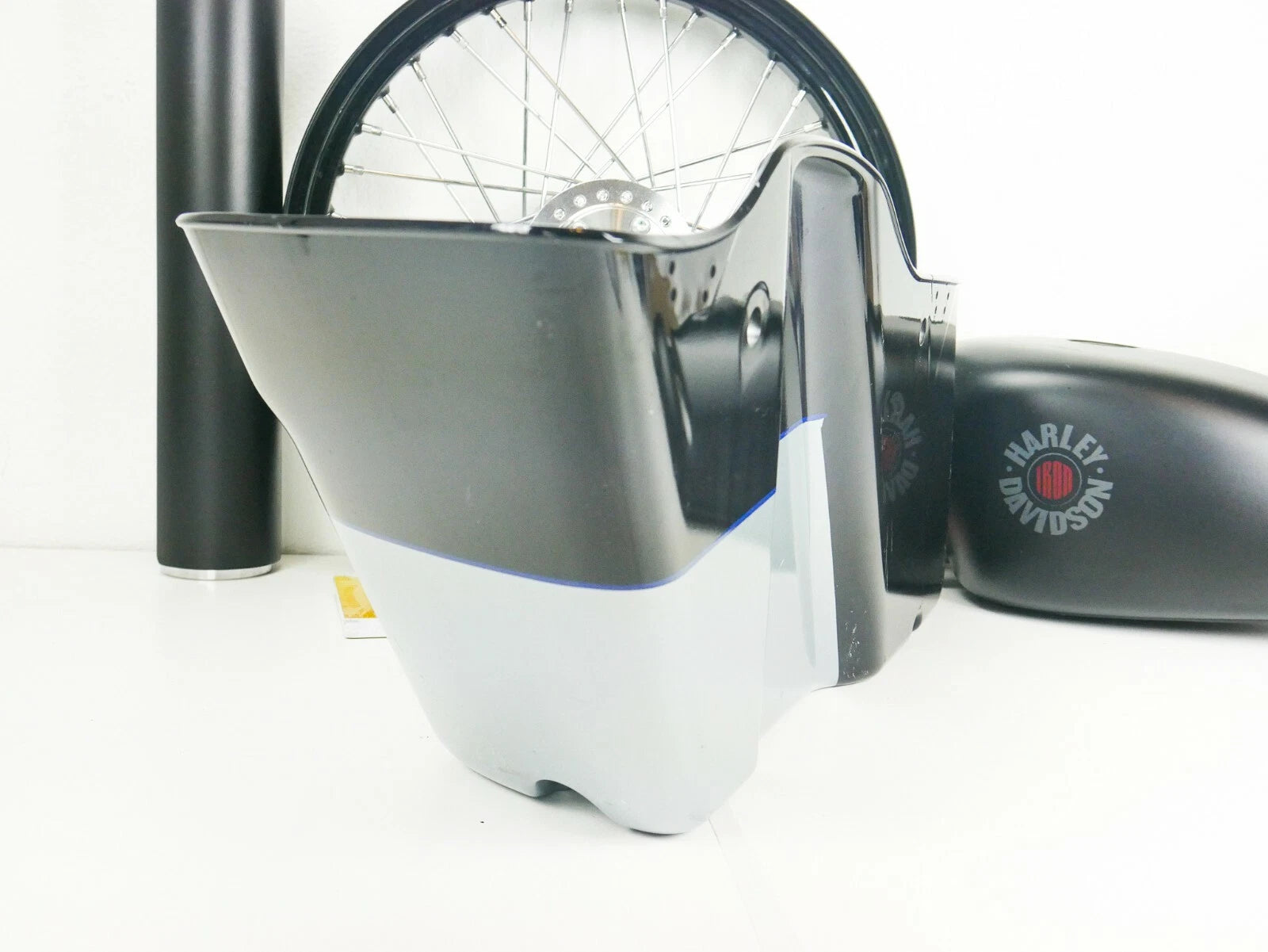 Right Saddlebag for Harley-Davidson Ultra Limited (2019) - Midnight Blue/Barracuda