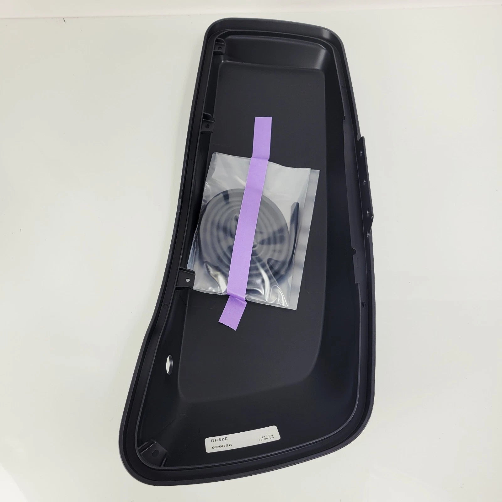 OEM Right Saddlebag Lid for Harley-Davidson Touring (2014–2023) 90200411