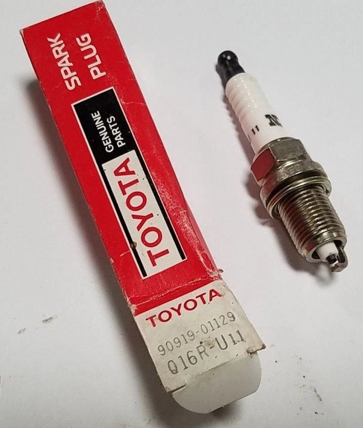 Spark Plug Q16R-U11 for Toyota (OEM 90919-01129)
