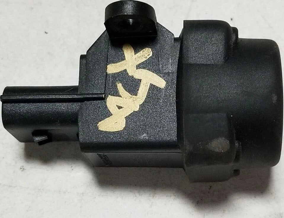 Inertia Fuel Cut Off Switch for Jaguar XJ8 XJR XK8 XJ6 XJ12 (1993–2003) LNA6520BA