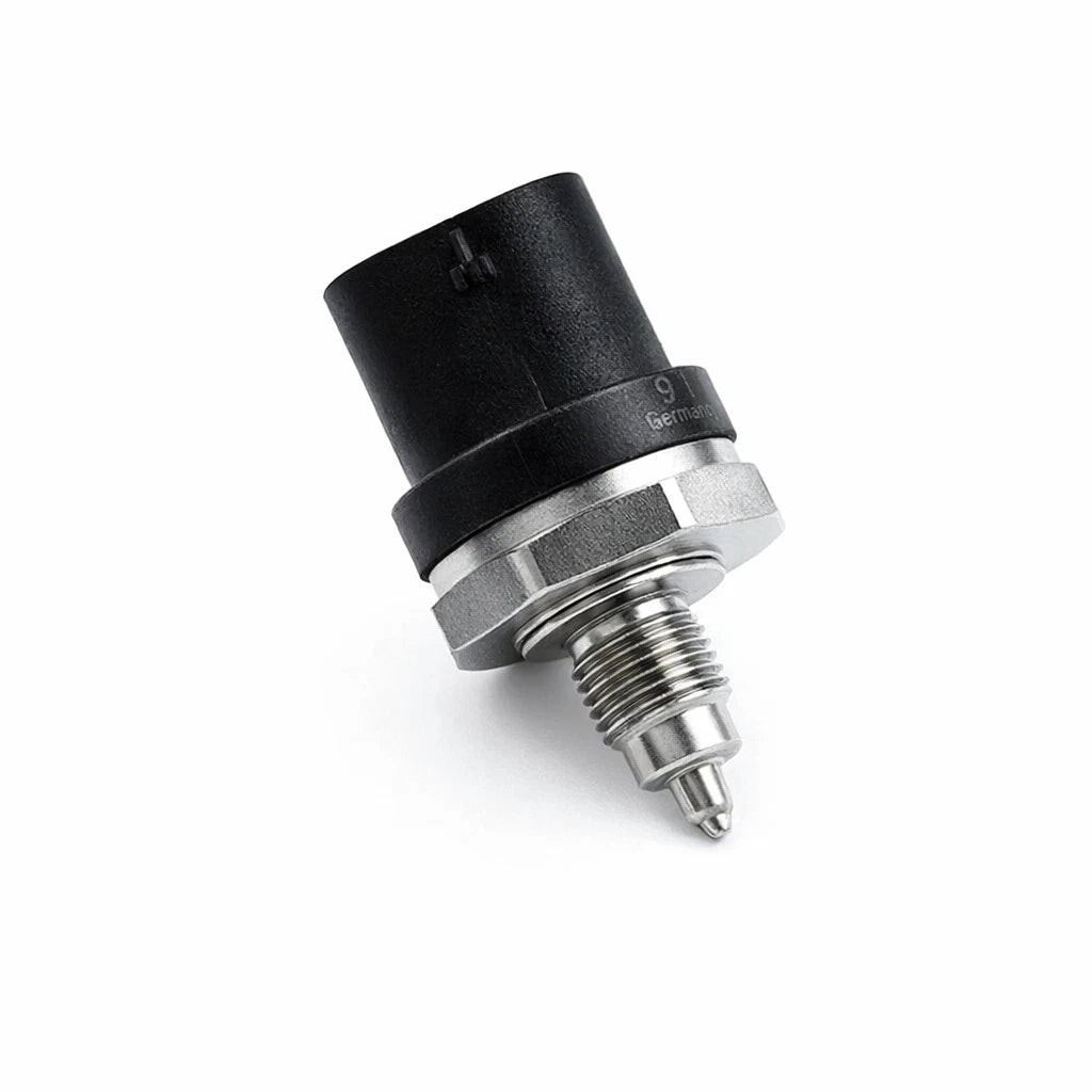 Genuine OEM Fuel Pressure Sensor for Mercedes-Benz G63 AMG, CLS550 (2012–2018) 2789050100