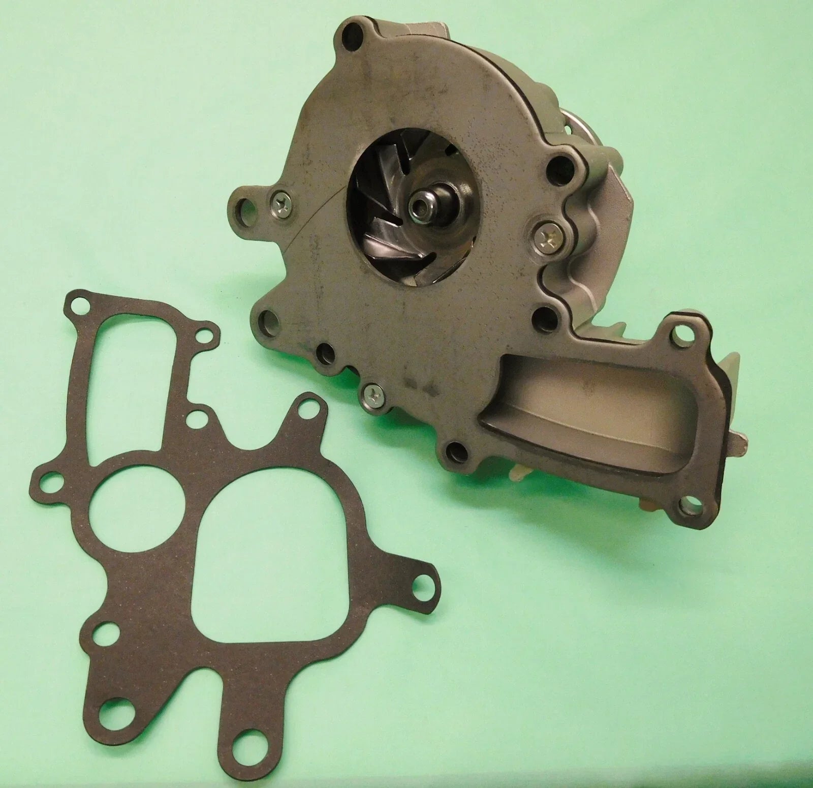 Engine Water Pump for Hilux KUN25R KUN26R 4WD Diesel (2005 - Present)