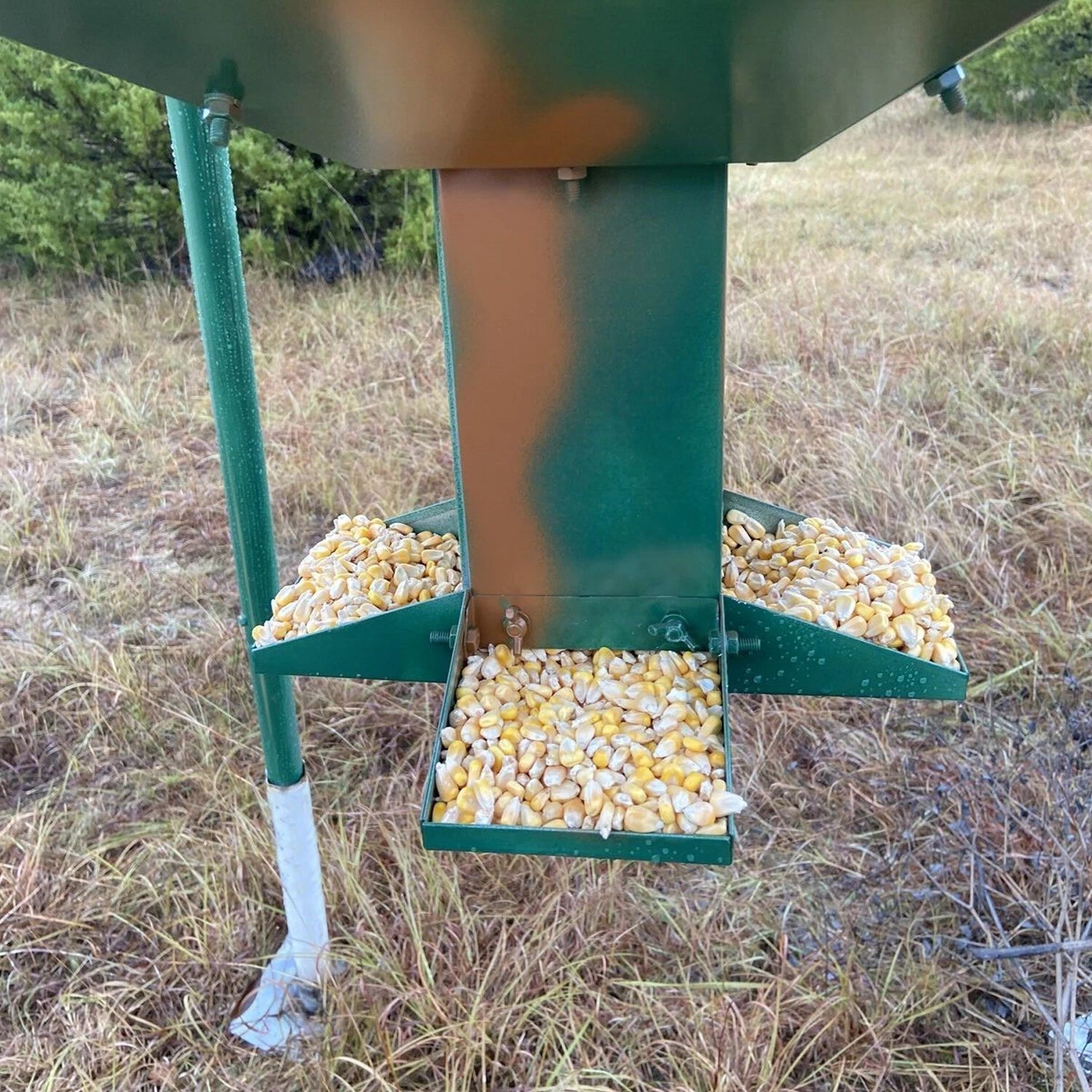 Gravity Feeder 450lb Zinc-Plated for Deer Turkey Big Game Hunting