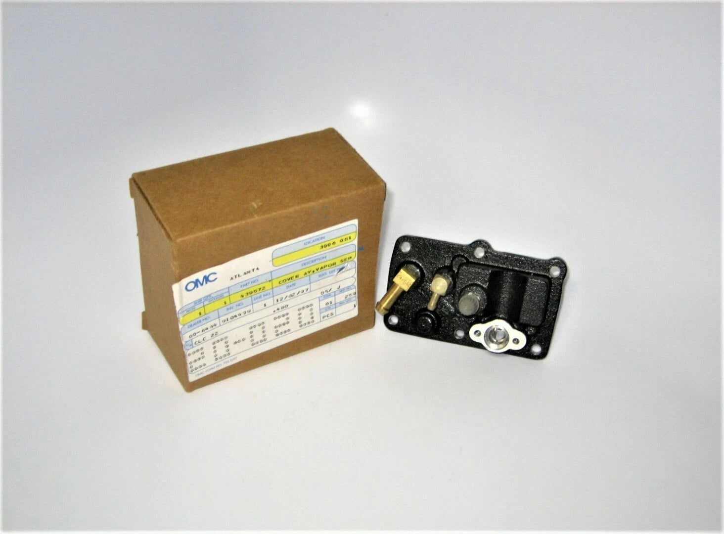Fuel Vapor Separator Cover for OMC 150/175HP Outboard (OEM 439572)