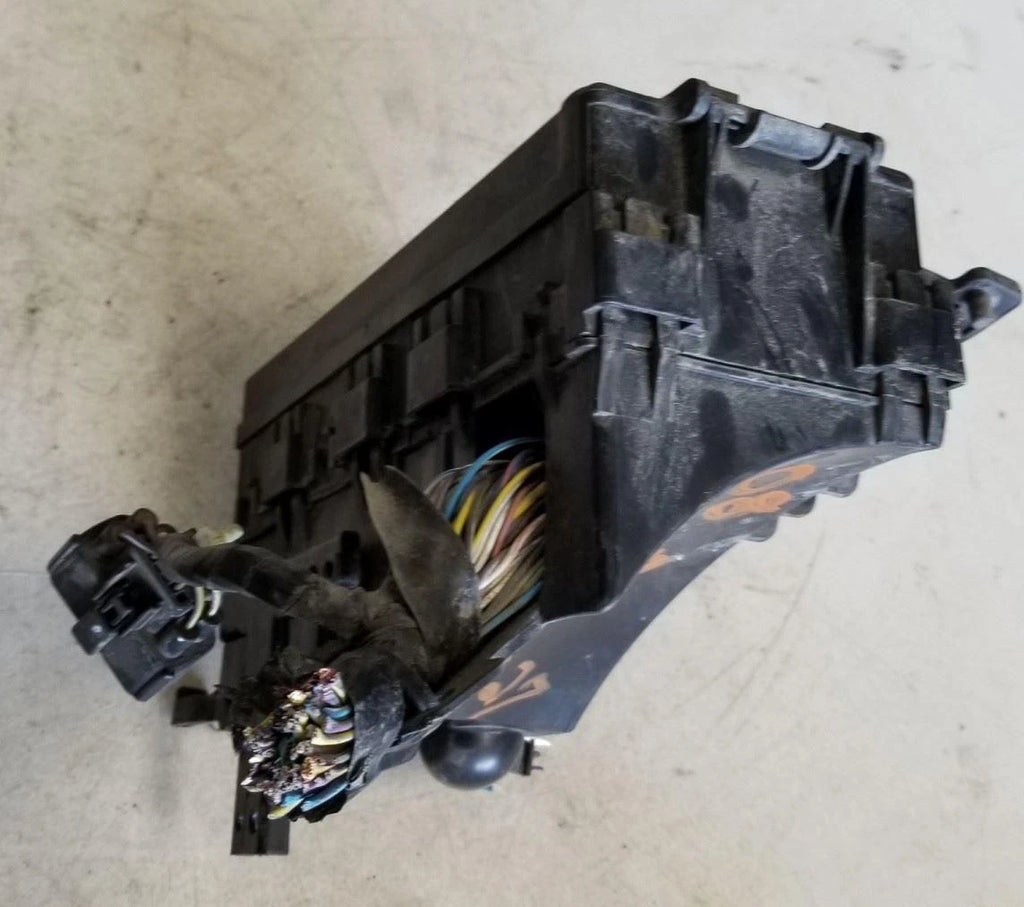 Under Hood Engine Fuse Box Relay Junction B for Ford Fusion (2006–2009)