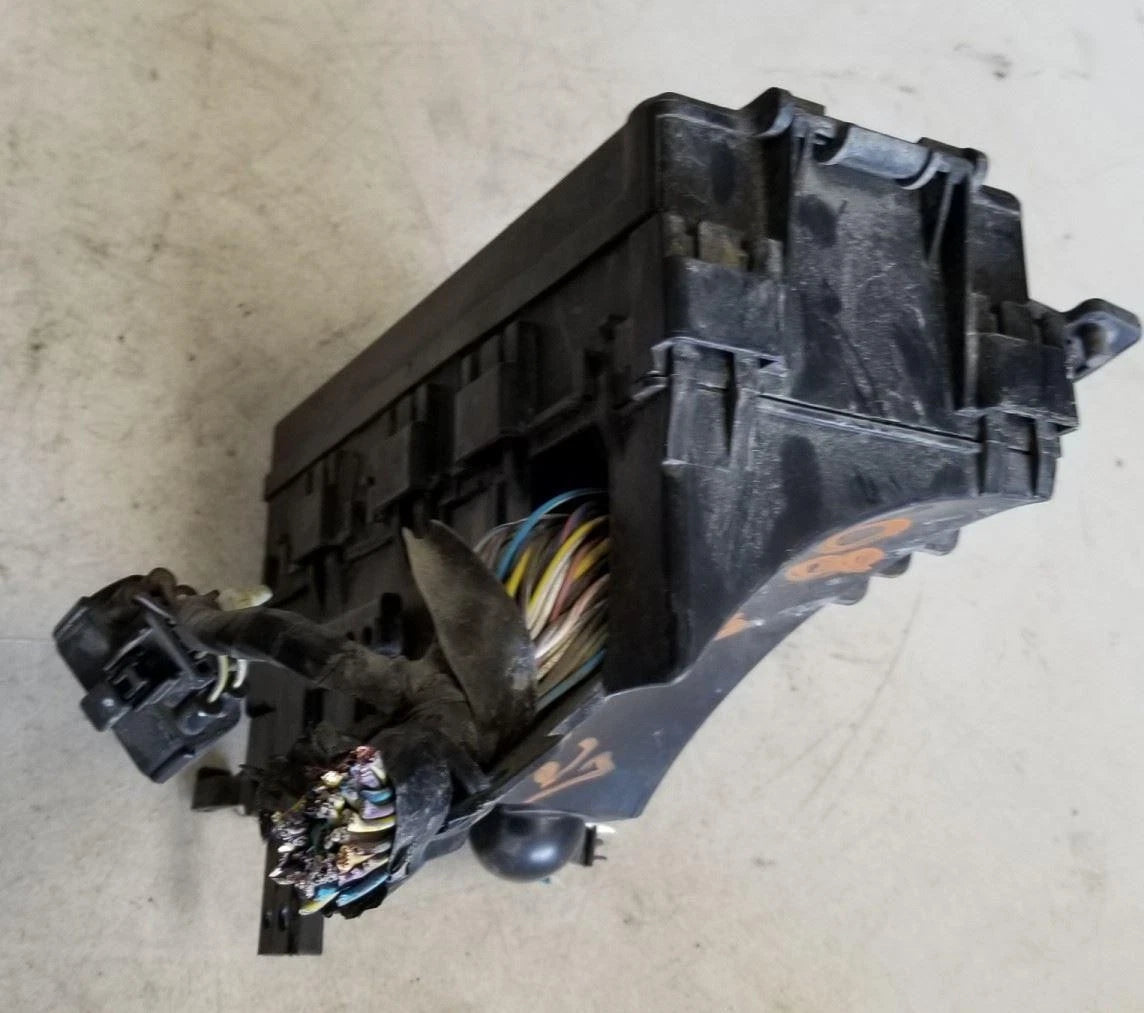 Under Hood Engine Fuse Box Relay Junction B for Ford Fusion (2006–2009)