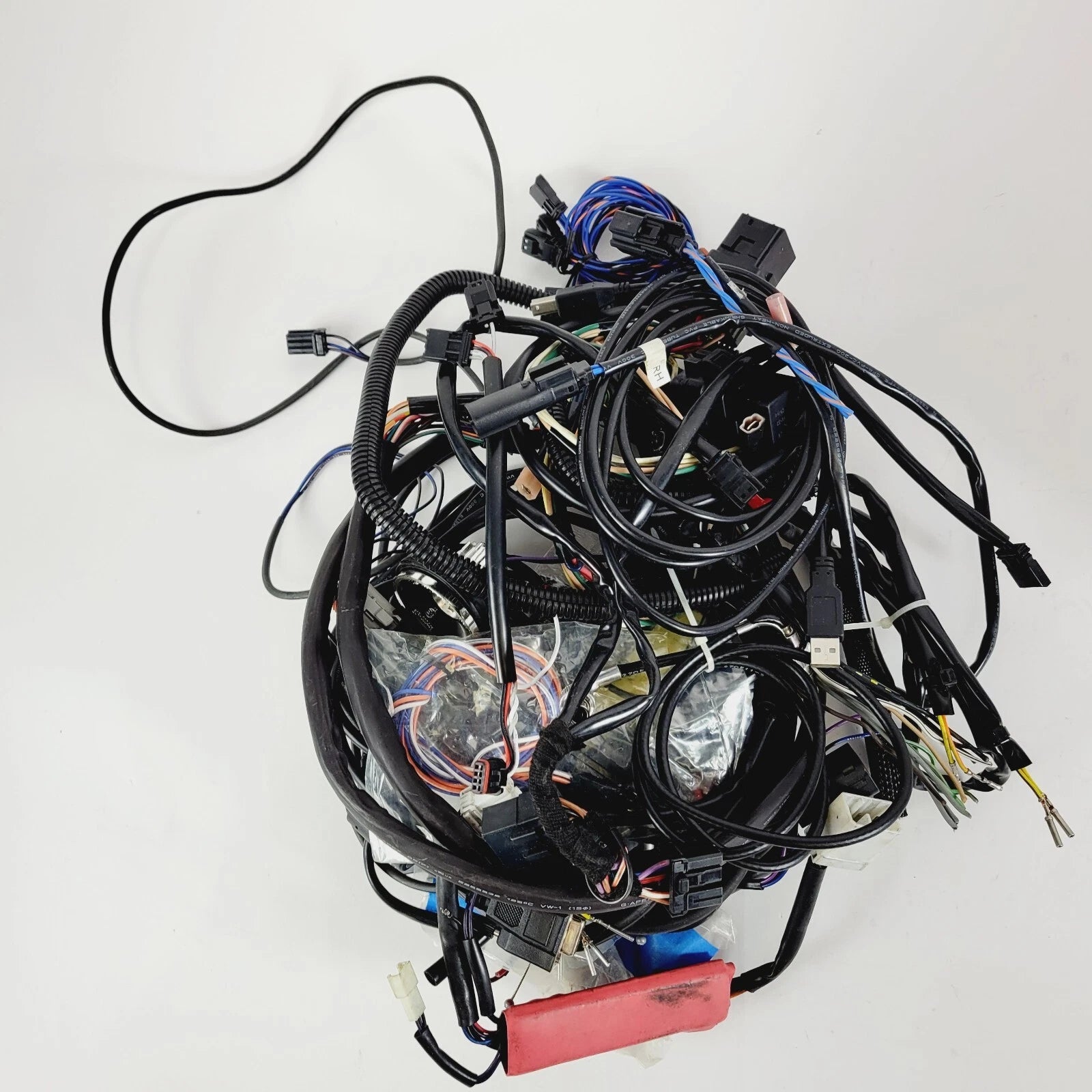 Electrical Cables Wires & Plugs for Harley Davidson