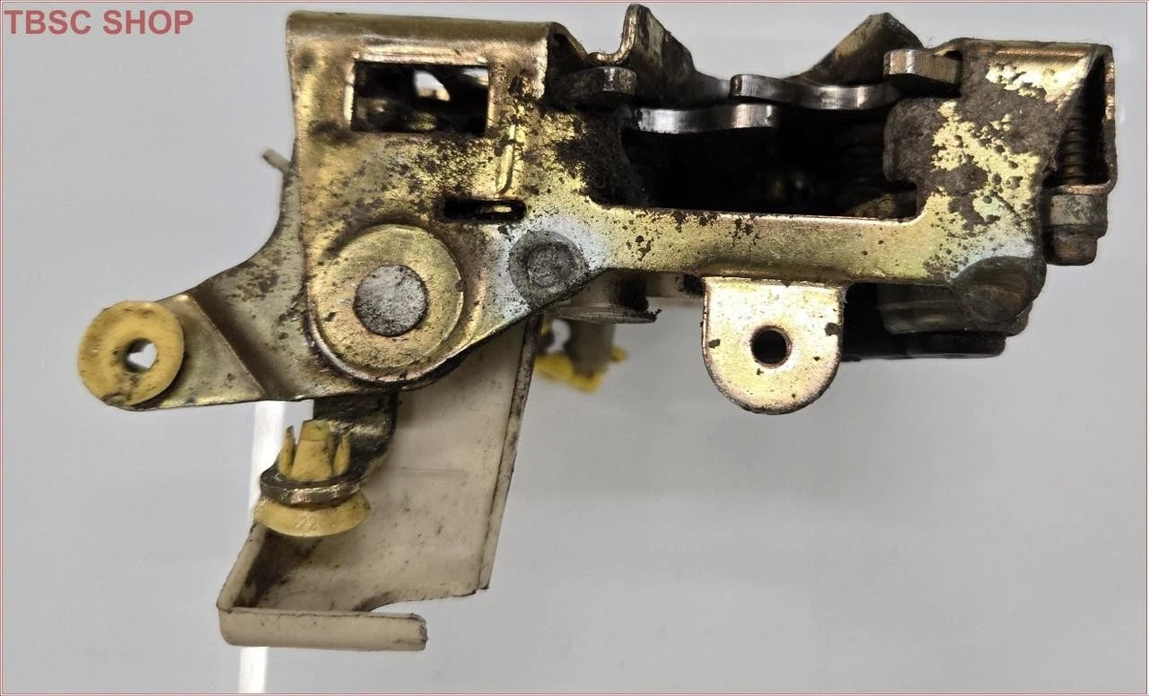 LH Driver Side Front Door Latch for Crown Victoria Marquis (1992–1997)