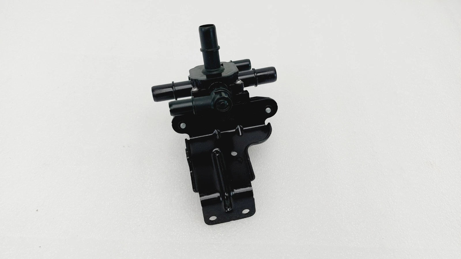 Coolant Diverter Valve Assembly PZ9Z-8C605-B for Ford Mustang Mach-E (2023–2025)