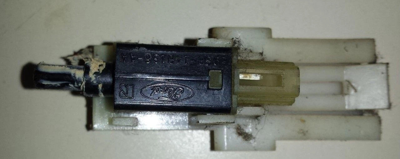Seat Belt Track Rear Sensor for Ford Thunderbird Cougar (1989–1993)