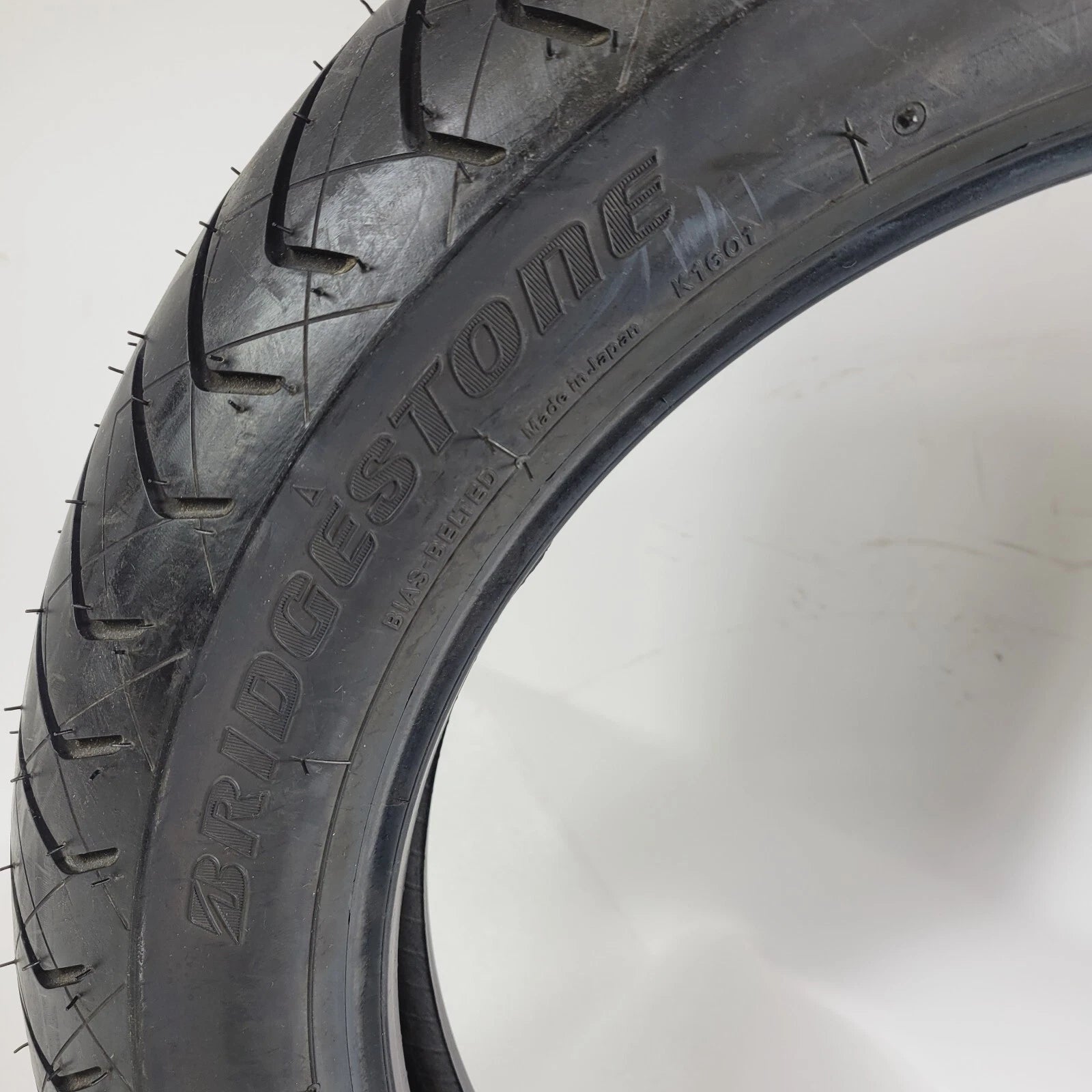 Bridgestone Front Tire 130/80 B17 M/C 65H for Harley-Davidson
