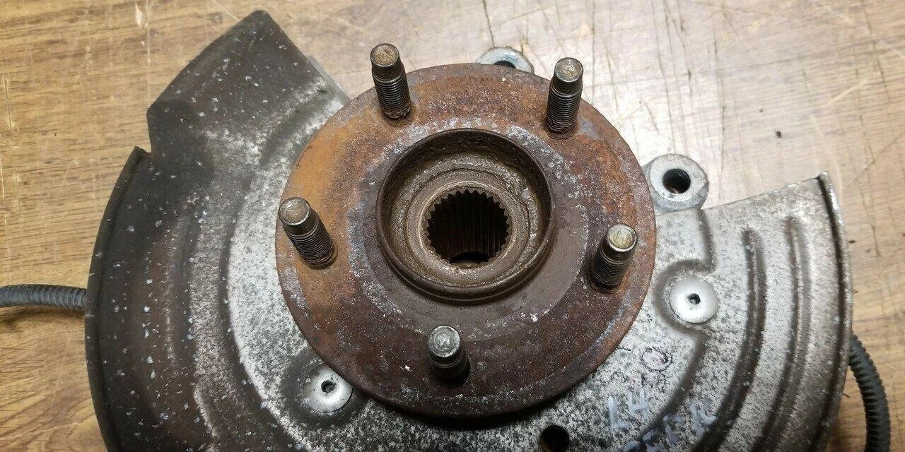 Left Rear Spindle Wheel Hub ABS for Lincoln LS (2000–2002)