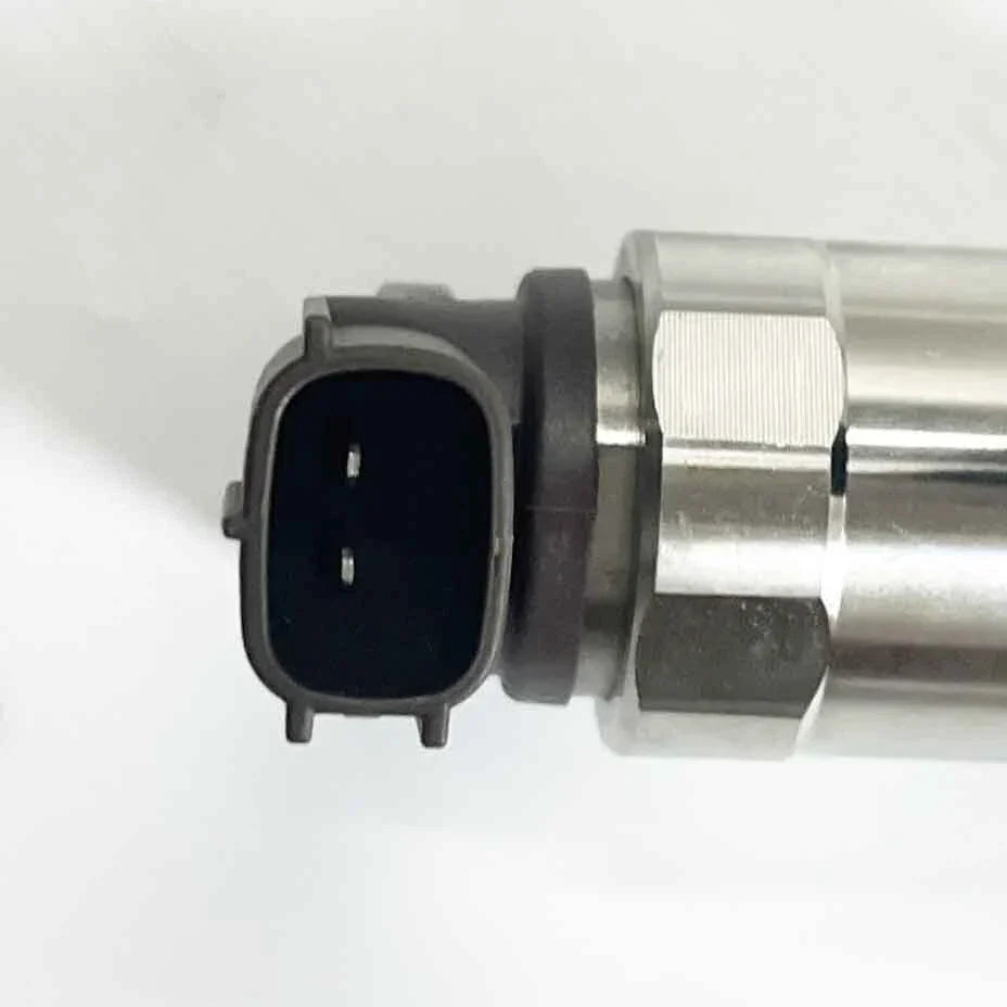 Fuel Injector for Isuzu Engine 4LE2 (1993–1999)