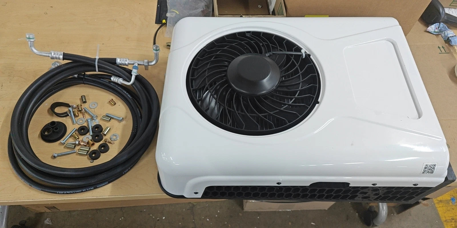 12,000 BTU Truck Cab Air Conditioner for Semi Trucks Bus RV (12V)