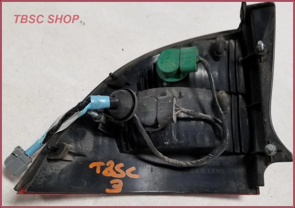 Right Passenger Side Corner Tail Brake Light for Lincoln LS (2003–2006)