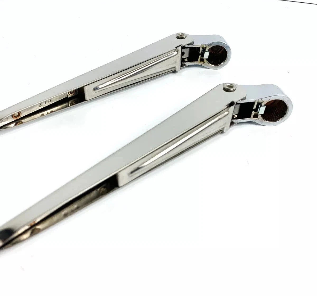 Front Windshield Wiper Arms Replacement for Chevy Pickup Truck (1967–1972)