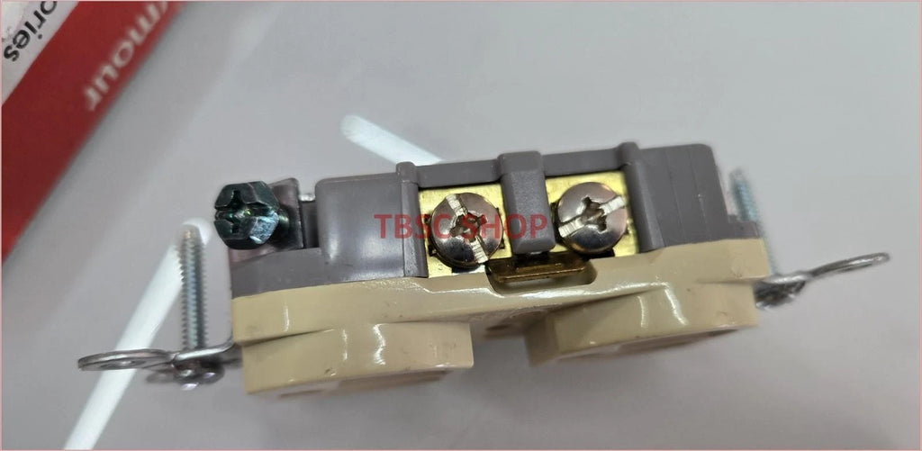 Duplex Receptacle for Pass & Seymour Legrand BR20-L, BR20LA