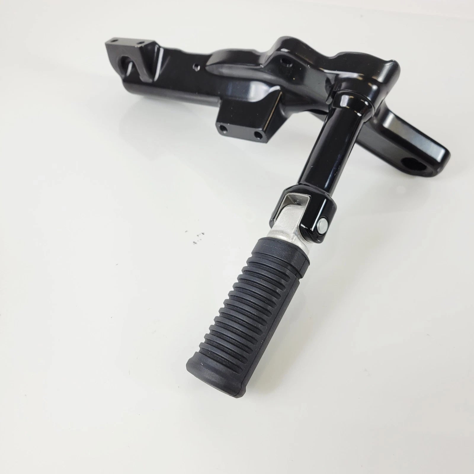 Exhaust Mount Bracket for Harley Softail Breakout Fat Boy (2021–2025)