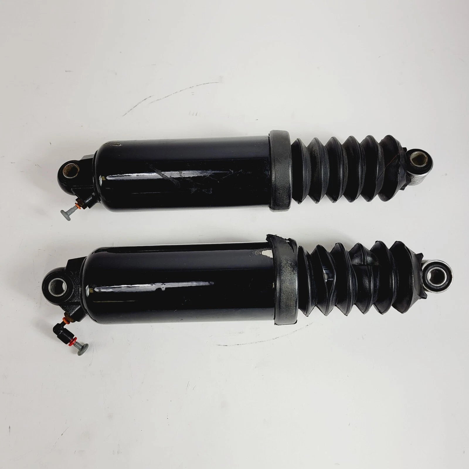 Rear Shocks for Harley Davidson Touring (2009–2016) - Air Oil, Ripped Boot