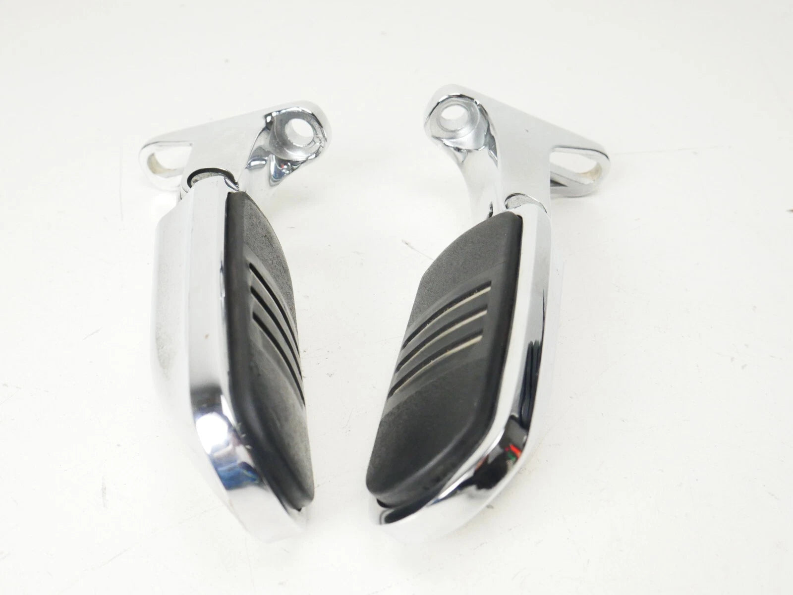 Set of 2 Chrome Foot Pegs & Mounts for Harley Streamliner Touring (1988–2022)
