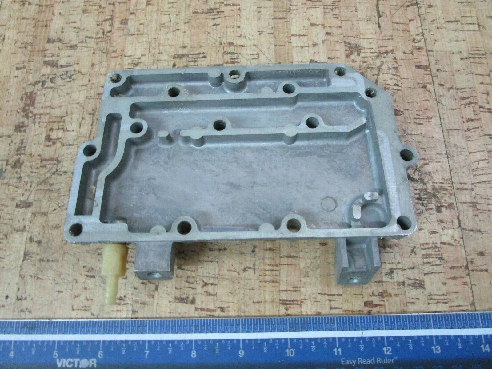 Exhaust Plate for Johnson Evinrude 2 Cyl 20-35HP (1981–1993) 391465