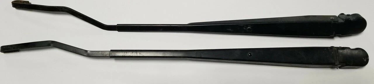 Wiper Arm Set for Lincoln Continental (1995–1997)