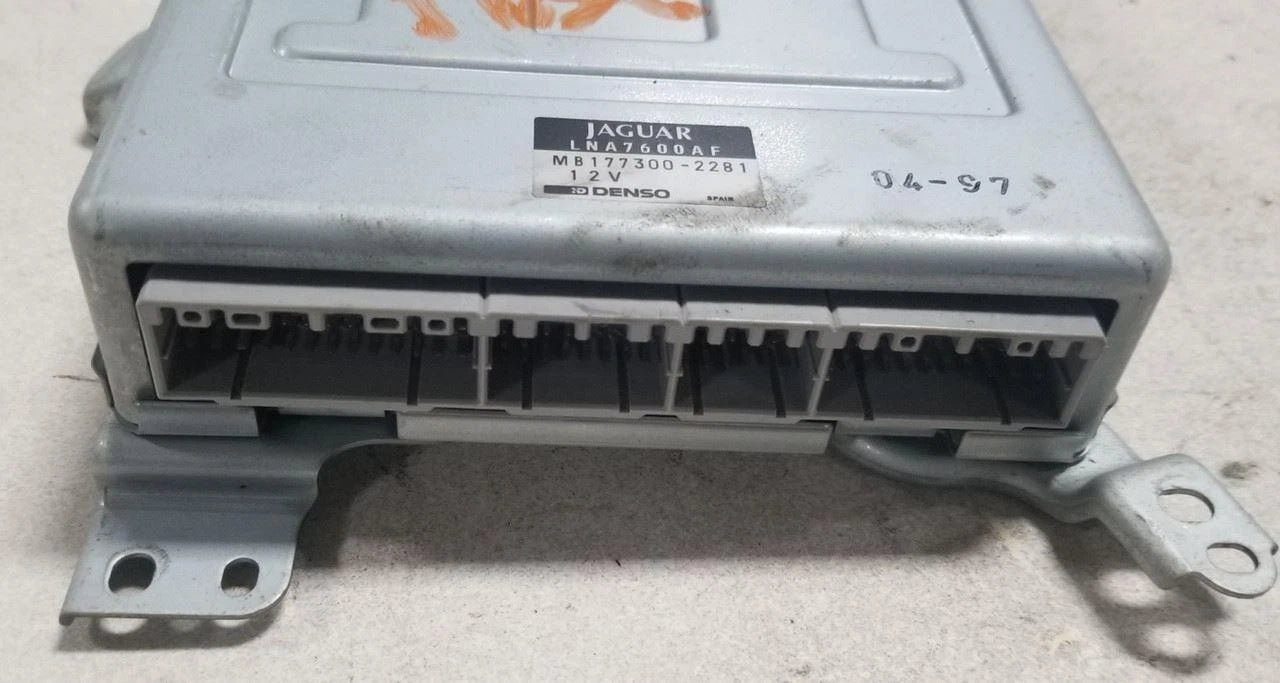 HVAC AC Control Module for Jaguar XJ6 VDP XJ12 X300 (1995–1997)