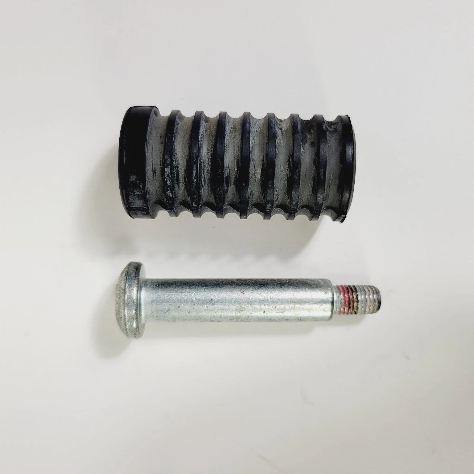 Chrome Heel / Toe Shifter Rubber Peg for Harley Davidson Touring (1986–2023)