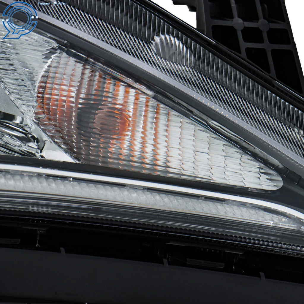 Right Headlight for Chrysler Pacifica (2017-2020) HID with LED DRL Chrome Trim