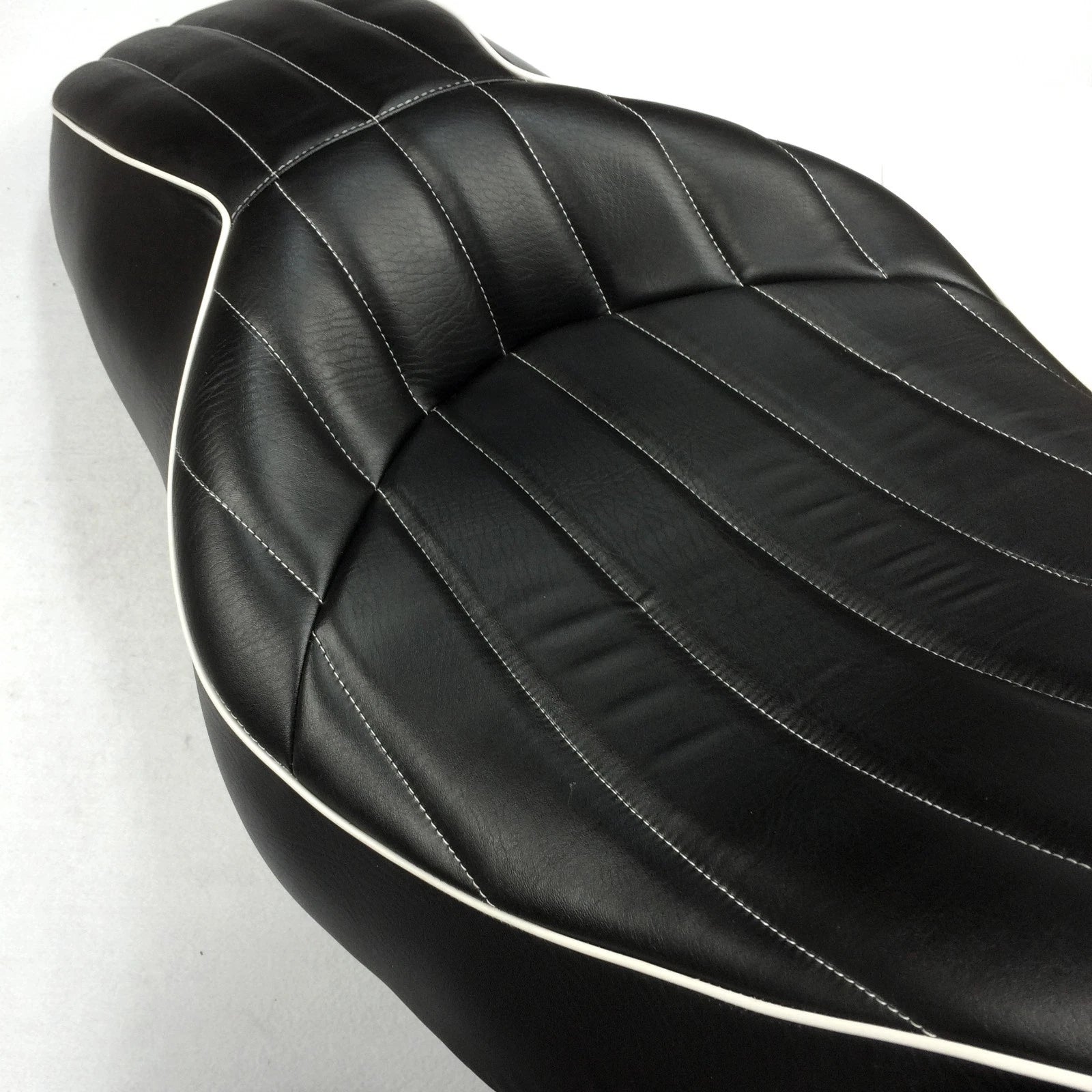 2X Vertical Stripes Seat for Harley FLHR FLHX (2007–2015)